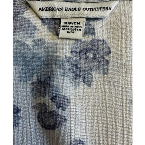 American Eagle Cream and Blue Floral Print Ruffle Sleeve V-Neck Top Size S - Picture 4 of 7